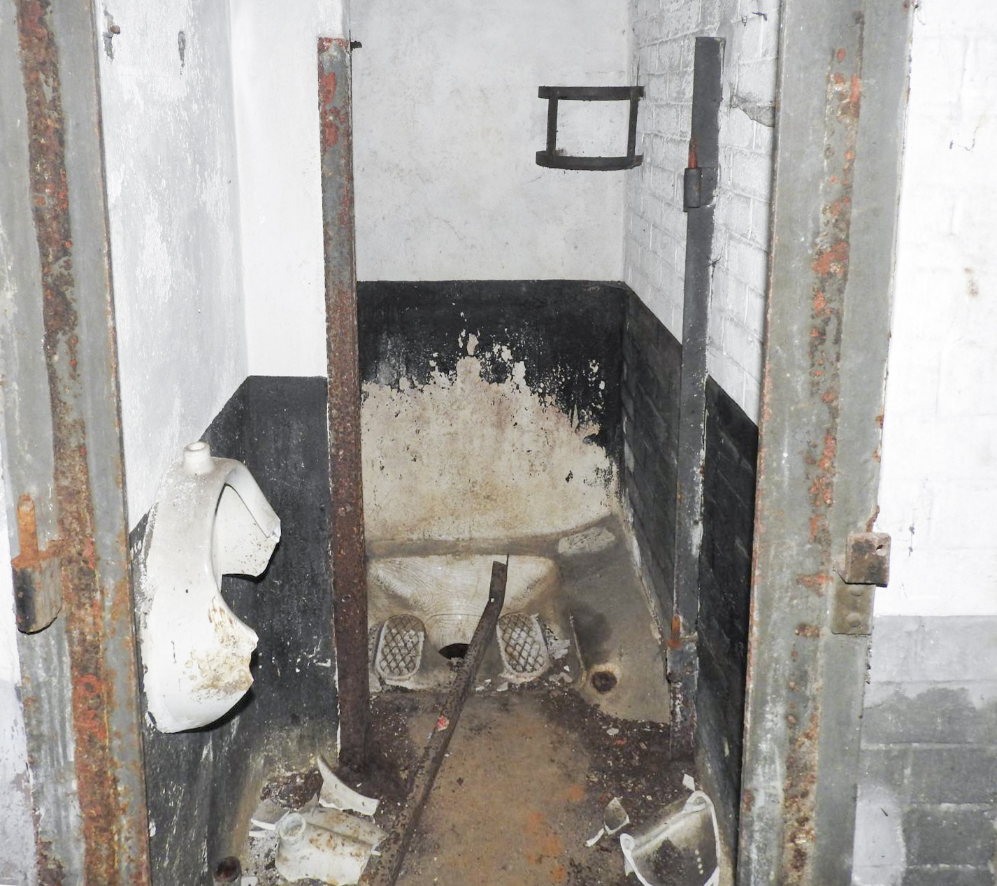 Ligne Maginot - TRESSANGE - C32 - (Casemate d'infanterie - Simple) - Le WC. - STENGER Mathieu