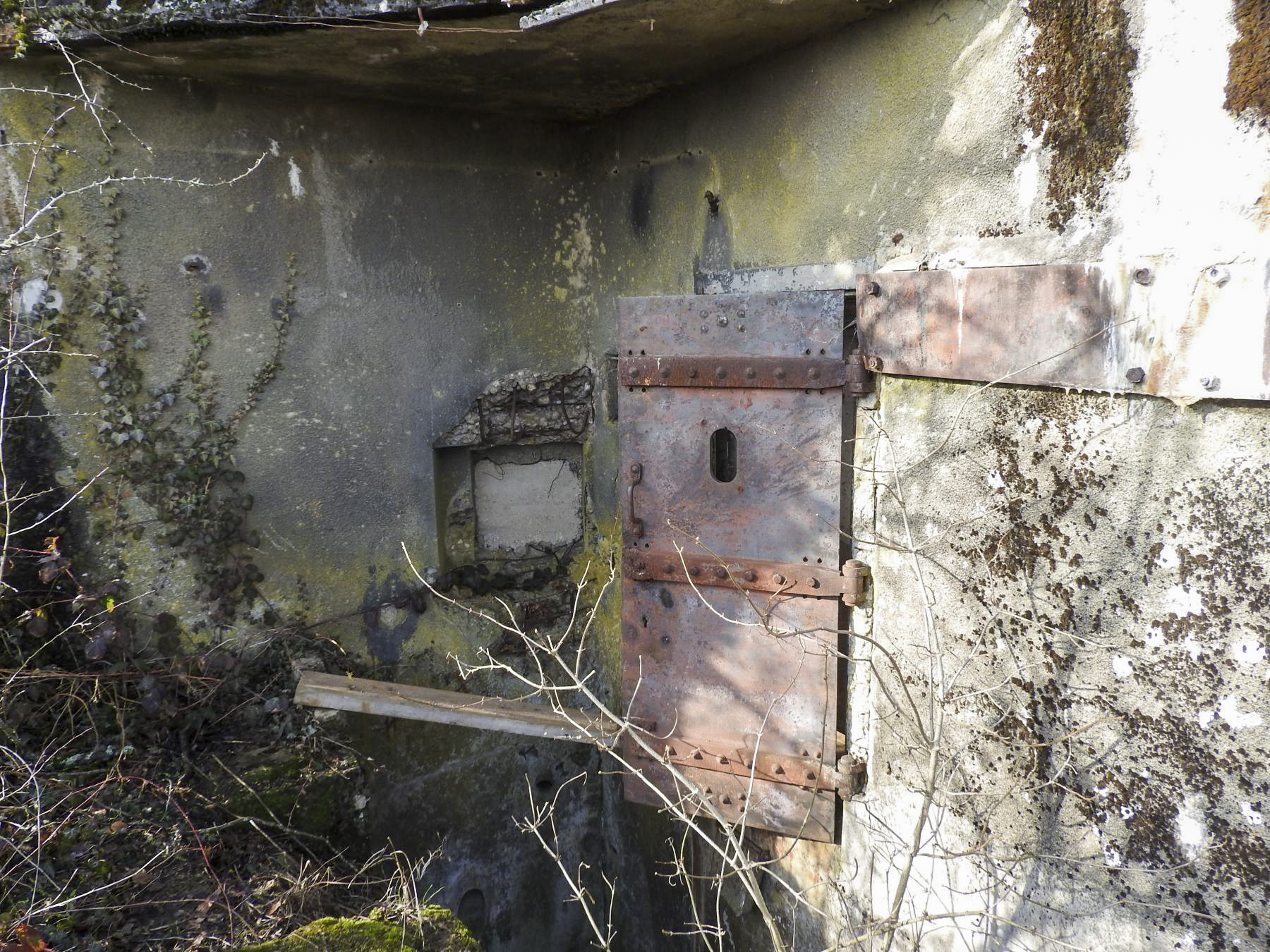 Ligne Maginot - TRESSANGE - C32 - (Casemate d'infanterie - Simple) - L'entrée de la casemate. - STENGER Mathieu