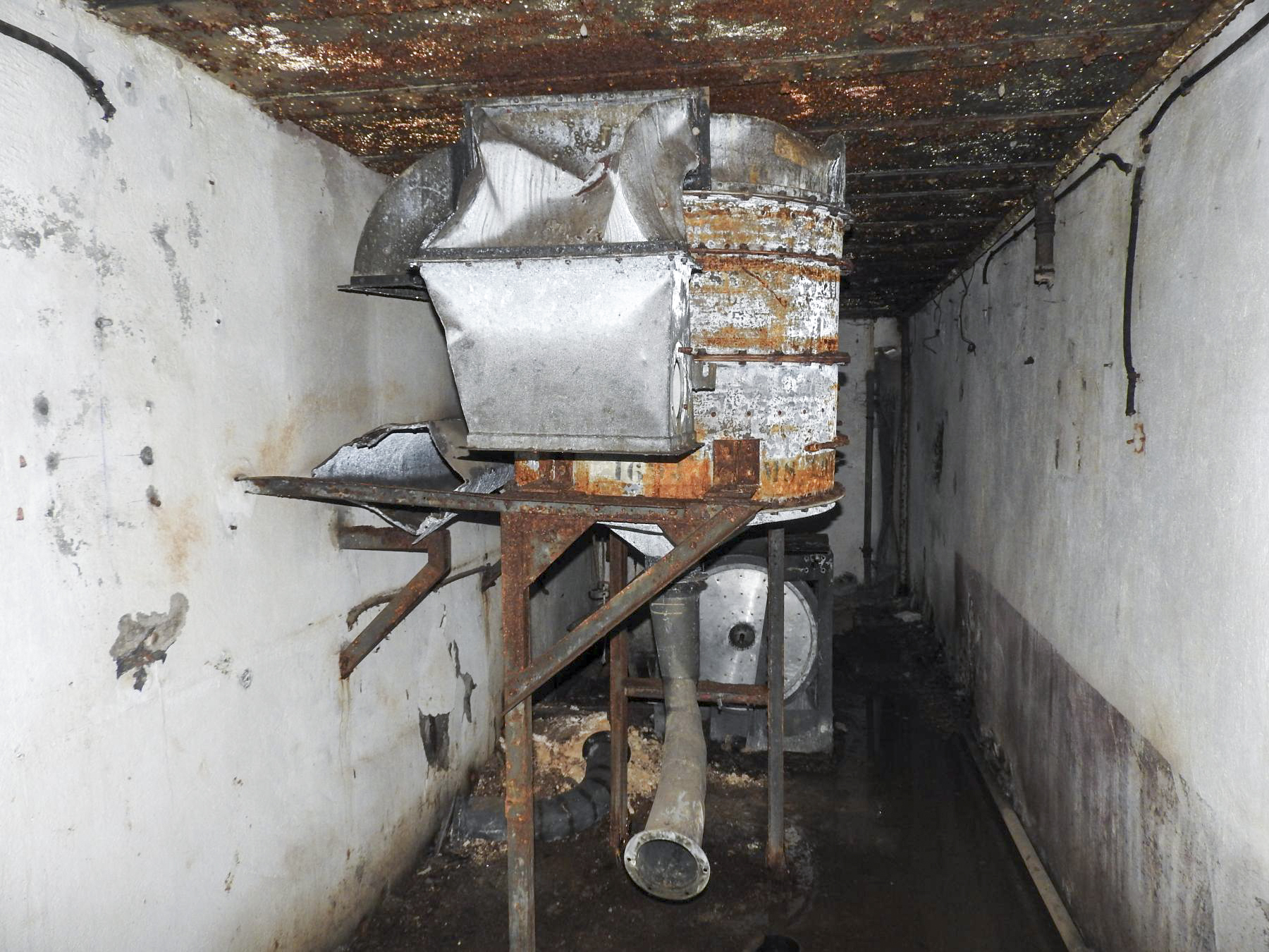 Ligne Maginot - TRESSANGE - C32 - (Casemate d'infanterie - Simple) - La ventilation et les filtres. - STENGER Mathieu