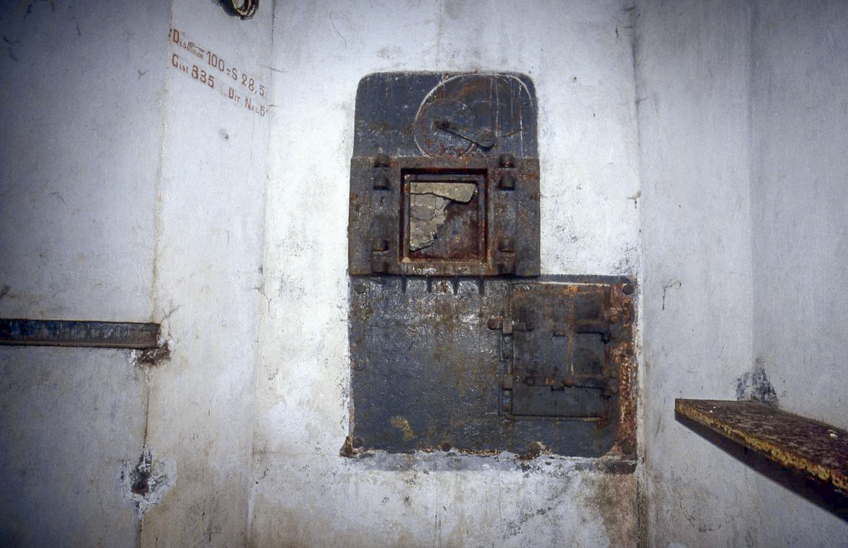 Ligne Maginot - FOND D'HAVANGE - C34 - (Casemate d'infanterie - Simple) - L'étage inférieur
Le créneau du mortier