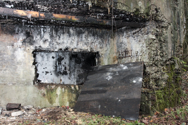 Ligne Maginot - Casemate du Gros Bois - La facade arrière de la casemate