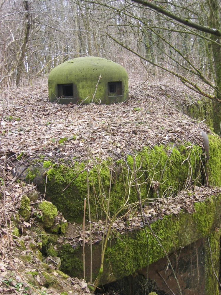 Ligne Maginot - GROS BOIS - C35 - (Casemate d'infanterie) - La cloche GFM domine la casemate