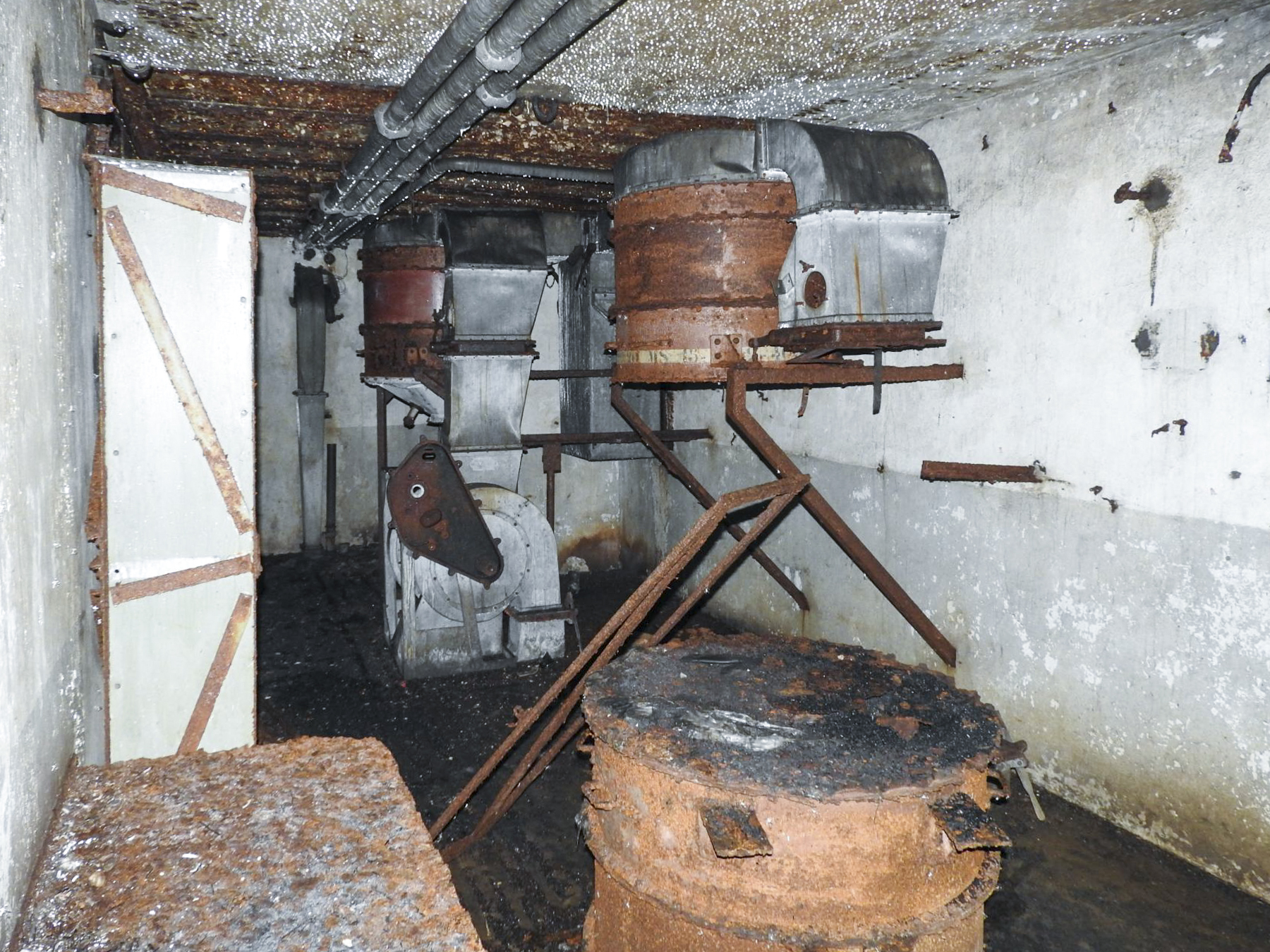 Ligne Maginot - GROS BOIS - C35 - (Casemate d'infanterie - Simple) - Les vestiges de la ventilation. - STENGER Mathieu