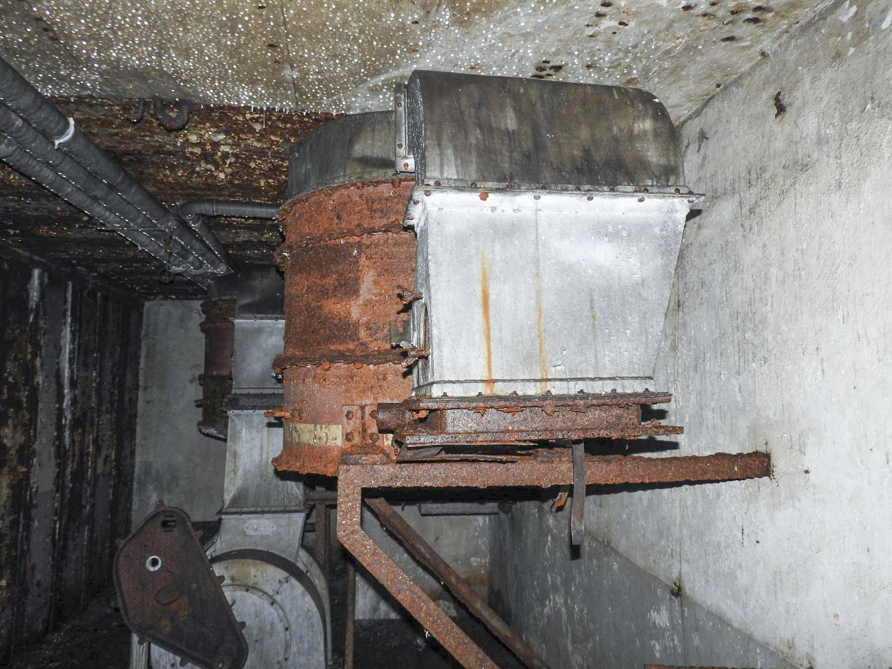 Ligne Maginot - GROS BOIS - C35 - (Casemate d'infanterie - Simple) - Les vestiges de la ventilation. - STENGER Mathieu