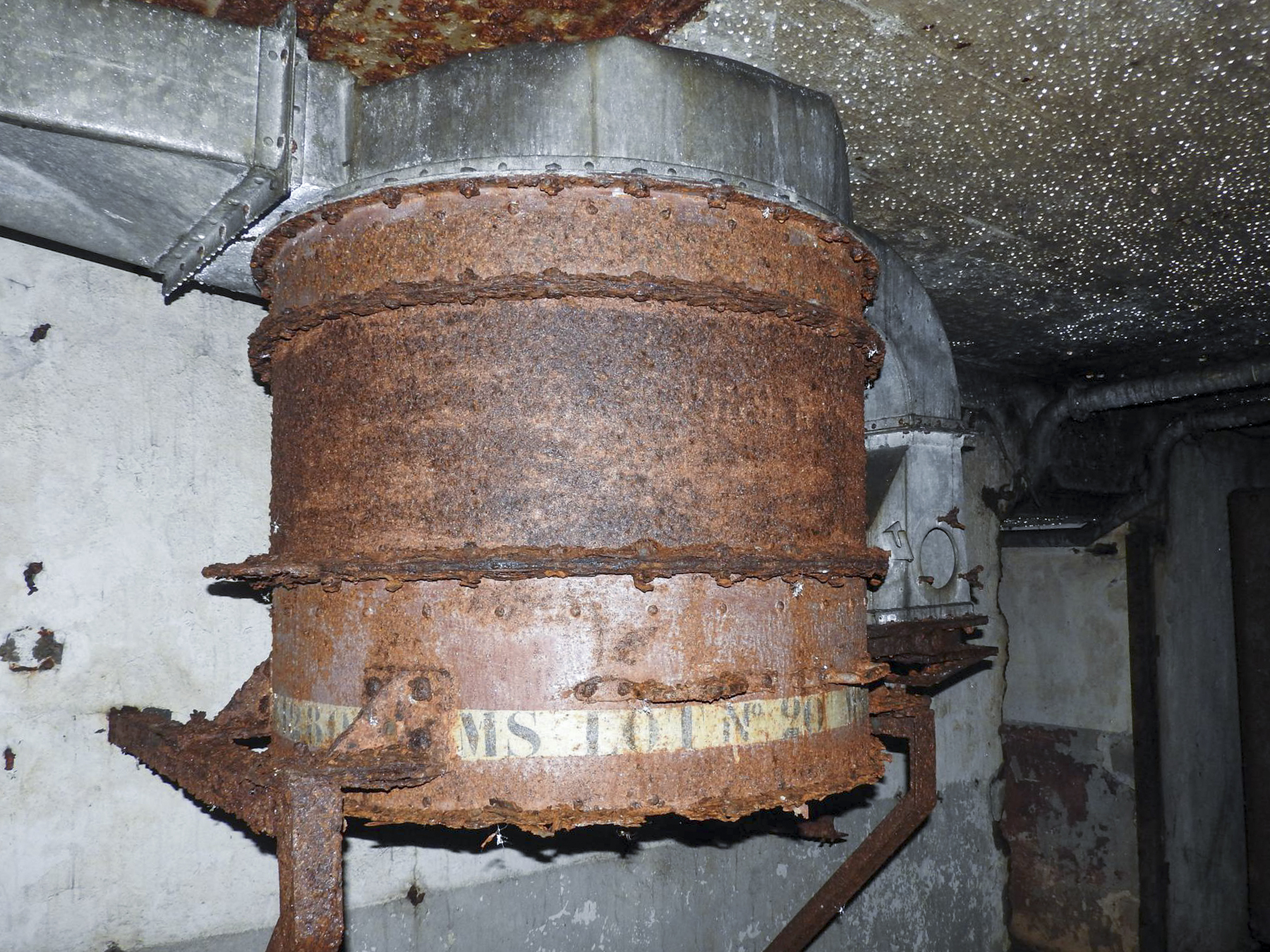 Ligne Maginot - GROS BOIS - C35 - (Casemate d'infanterie - Simple) - Les vestiges de la ventilation. - STENGER Mathieu