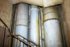 Ligne Maginot - BOUSSE - A24 - (Ouvrage d'infanterie) - Bloc 2
Tuyaux d'aération dans la cage d'escalier