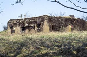 Ligne Maginot - GRAND LOT - C36 - (Casemate d'infanterie - Double) - Vue d'ensemble de la casemate avant sa restauration