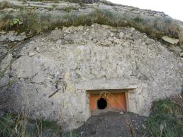 Ligne Maginot - SELOGES - (Ouvrage d'infanterie) - Bloc 4  
Trémie type C2R pour mitrailleuse Hotchkiss 8mm mle 1914.