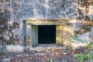 Ligne Maginot - BB367 - EICHEN 1 - (Blockhaus pour arme infanterie) - Créneau.
La trémie n'a pas été mise en place, ou a été enlevée