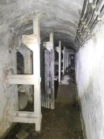 Ligne Maginot - SELOGES - (Ouvrage d'infanterie) - Casernement
Alignement de lits 