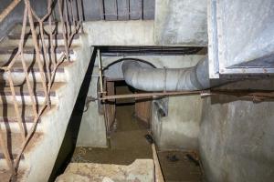 Ligne Maginot - CHENES BRULES - X23 - (Abri) - Coffre Sud
Pied de la cage d'escalier