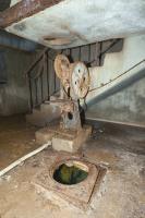 Ligne Maginot - CHENES BRULES - X23 - (Abri) - Le puits de l'abri
Pompe de surface et puits au pied de l'un des coffres