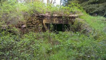 Ligne Maginot - BB7 - (Blockhaus pour canon) - Créneau pour Mitrailleuse Hotchkiss. Flanquant vers la vallée d'Ising