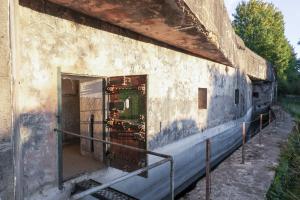 Ligne Maginot - HESTROFF - X29 - (Abri) - Entrée de l'abri
Avec l'éclairage de fin de journée 