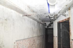 Ligne Maginot - LANGHEP NORD - (Casemate d'infanterie - Simple) - Le couloir inférieur vers la chambrée et le local technique