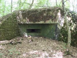 Ligne Maginot - BB9 - (Blockhaus pour arme infanterie) - Créneau donnant sur la route D188h en direction de Férange