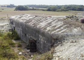 Ligne Maginot - QUATRE VENTS NORD - C74 - (Casemate d'infanterie - Simple) - Début des travaux de destruction partielle.
2003