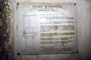 Ligne Maginot - FERME DU BOIS DU FOUR - O10 - (Observatoire d'artillerie) - Plaquette explicative encore en place
Mode d'emploi du stérilisateur MJ