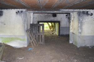 Ligne Maginot - RODIGNIES EST - (Casemate d'infanterie - Double) - Vue vers l'entrée matériel depuis les chambres de tir AC 25