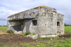 Ligne Maginot - B562 - CHEMIN DE FER EST - (Blockhaus pour canon) - Face gauche, créneaux AC et FM