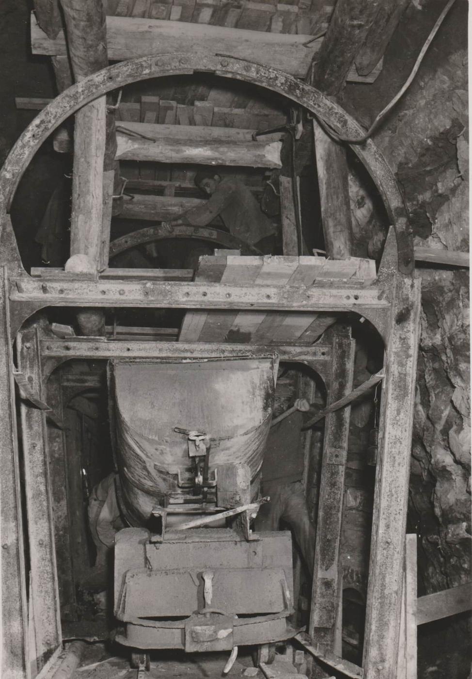 Ligne Maginot - METRICH - A17 - (Ouvrage d'artillerie) - Construction de l'ouvrage par la société La Construction Générale
Photo prise aux environs de 1932
Percement des galeries et locaux  - Pierre BRIAND