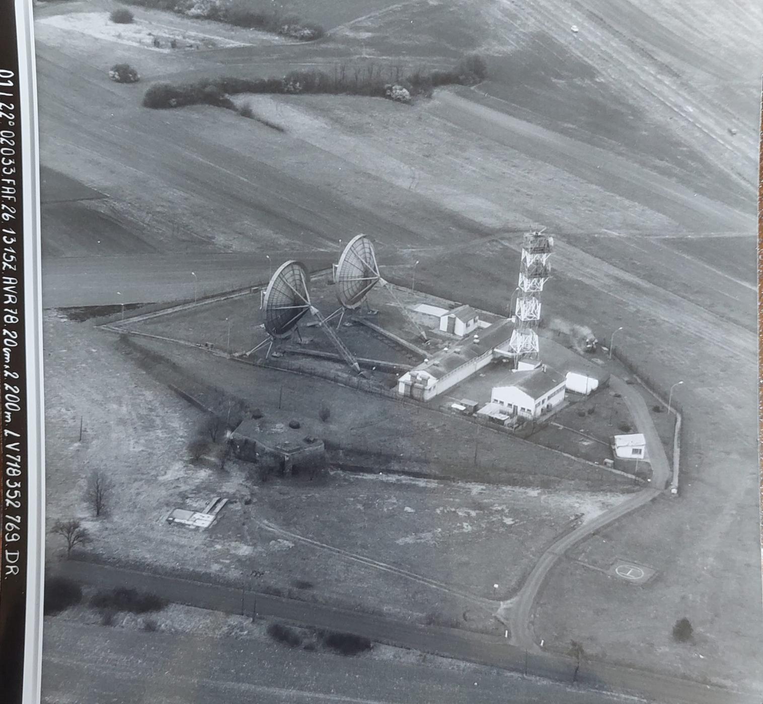 Ligne Maginot - BINING - (Casemate d'infanterie - Simple) - Photo aérienne avril 1978 - Etat français
