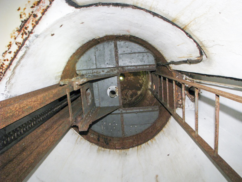 Ligne Maginot - GROS BOIS - X1 (QUARTIER LUDELANGE - I/128°RIF) - (Abri) - La cloche GFM gauche