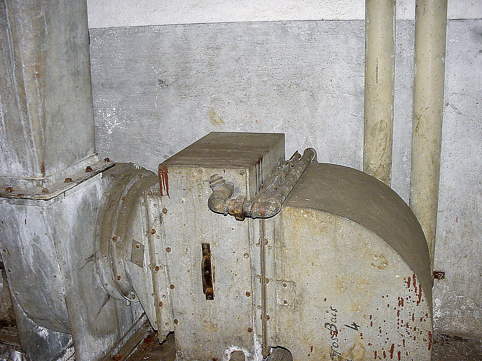 Ligne Maginot - GROS BOIS - X1 (QUARTIER LUDELANGE - I/128°RIF) - (Abri) - 