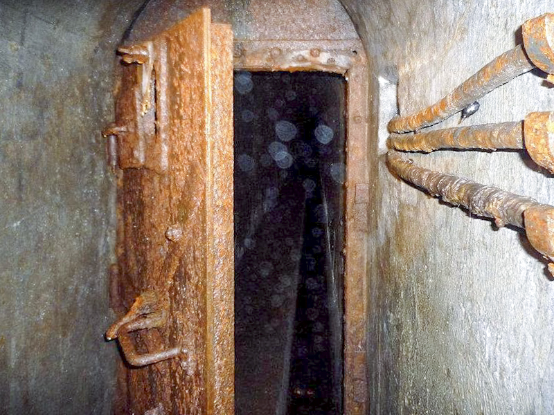 Ligne Maginot - GROS BOIS - X1 (QUARTIER LUDELANGE - I/128°RIF) - (Abri) - Le départ de l'égout visitable