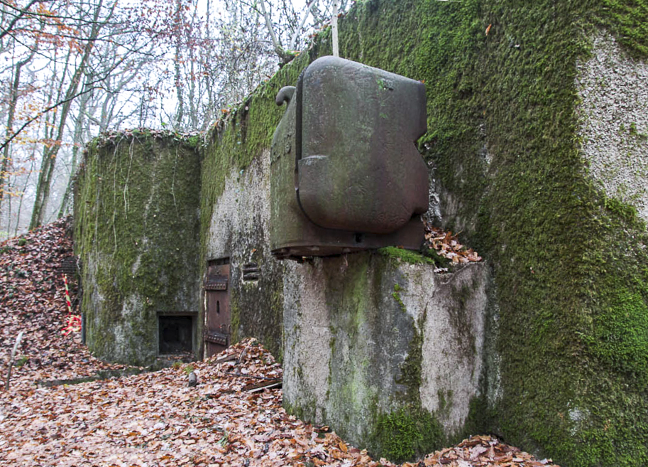 Ligne Maginot - BOIS DE KANFEN EST - C43 - (Casemate d'infanterie - Simple) - Niche pour projecteur et entrée - Michel Teiten
