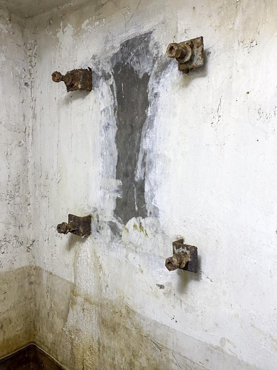 Ligne Maginot - 74M - (Chambre de coupure) - Les scellements du répartiteur - Pascal Lambert