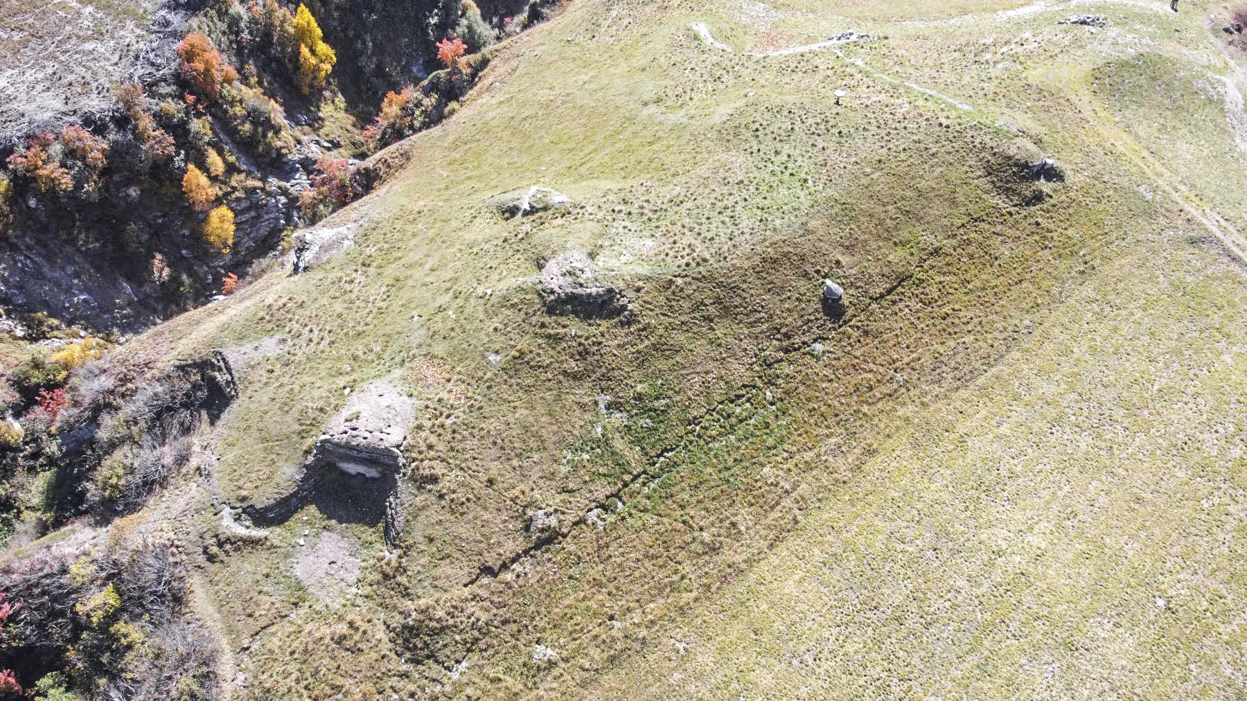 Ligne Maginot - SELOGES - (Ouvrage d'infanterie) - Au premier plan à gauche le bloc 4 et à côté le bloc 6 - ELLENA Daniel - CUNY Philippe