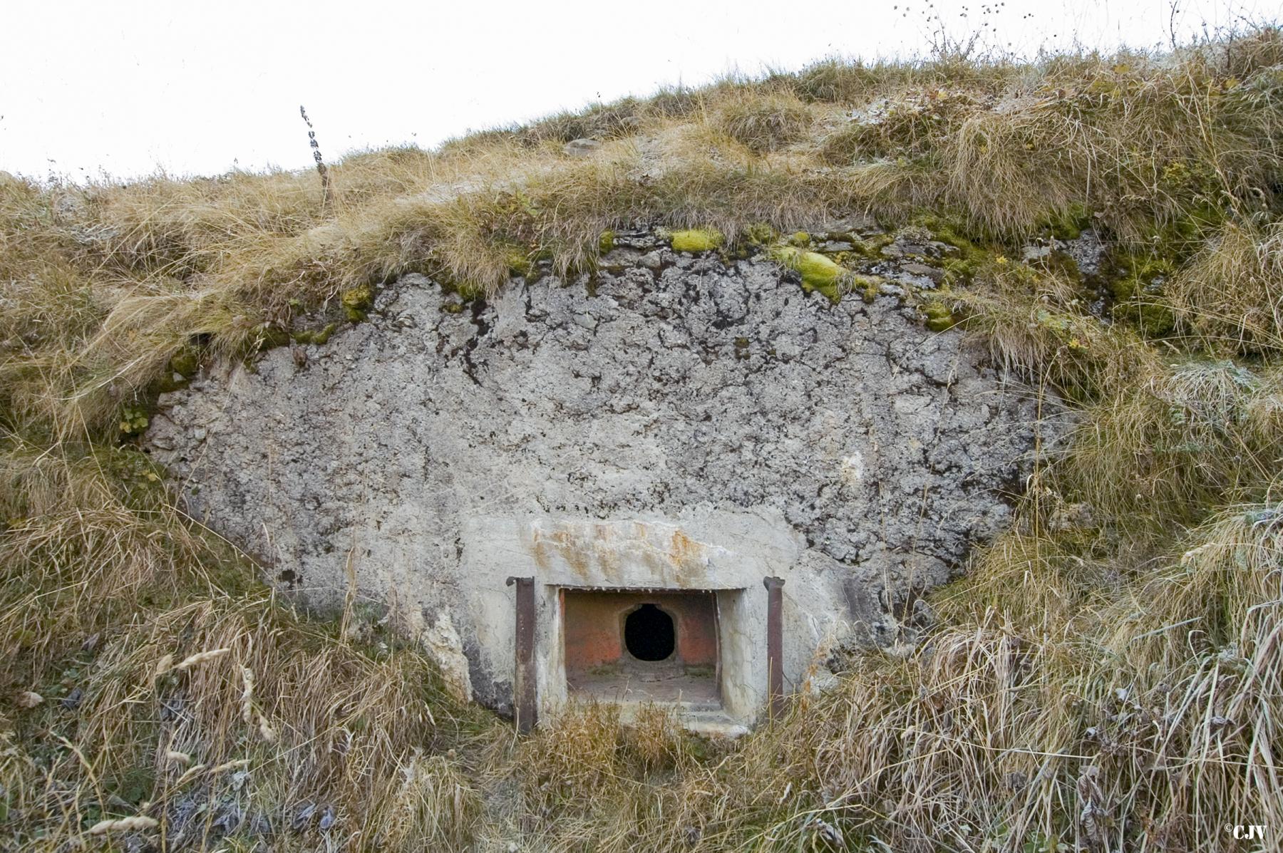 Ligne Maginot - SELOGES - (Ouvrage d'infanterie) - Bloc 6
Trémie C2R pour mitrailleuses Hotchkiss