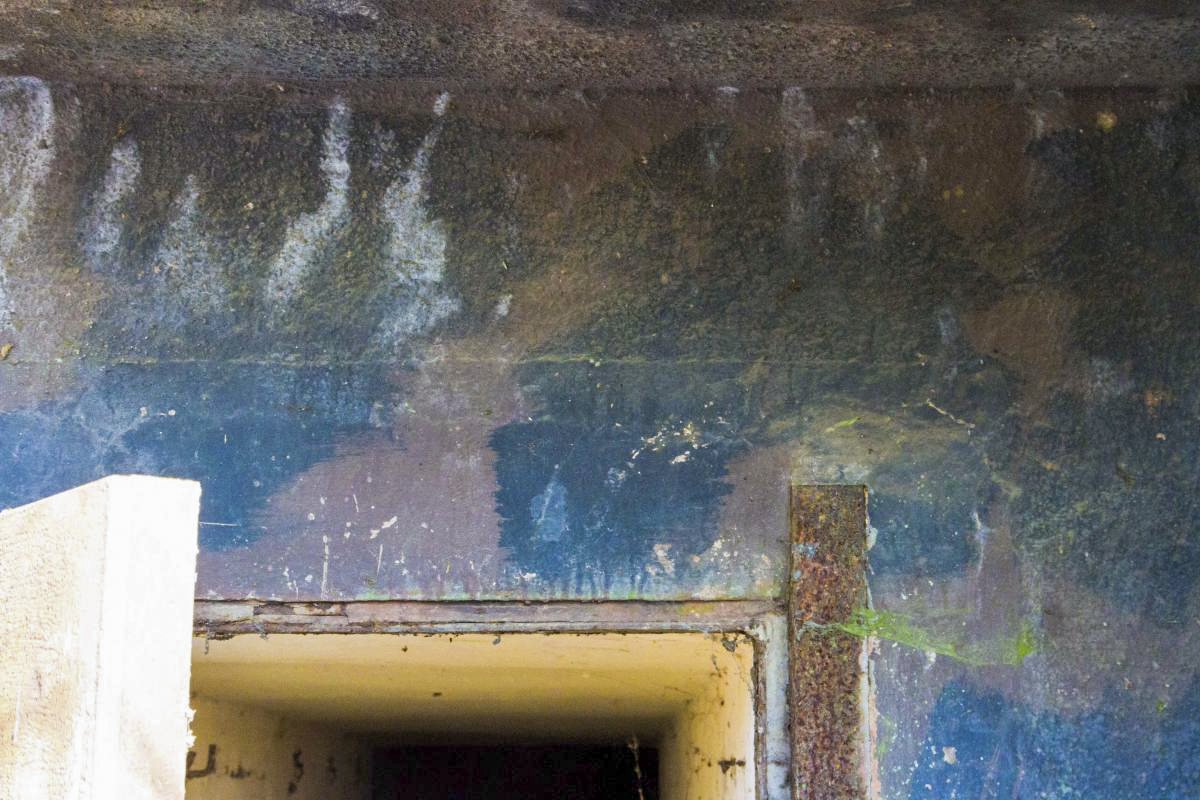 Ligne Maginot - METRICH NORD - C50 - (Casemate d'infanterie - Simple) - Traces de camouflage au-dessus de l'entrée