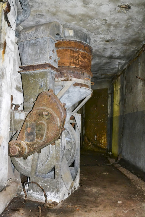 Ligne Maginot - HUMMERSBERG SUD - C54 - (Casemate d'infanterie) - Les vestiges du système de ventilation  - PAVEL Jan