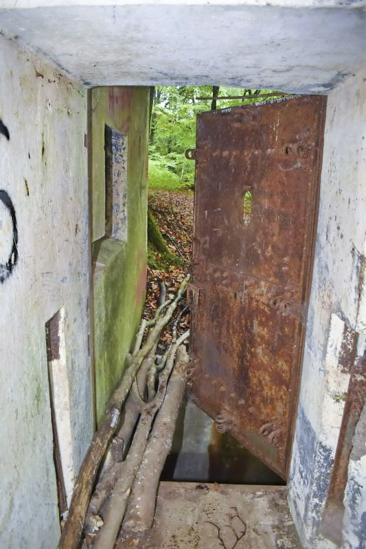 Ligne Maginot - BOIS DE KLANG - X24 (QUARTIER KLANG - III/164° RIF) - (Abri) - Entrée gauche
Entrée vue de l’intérieur 