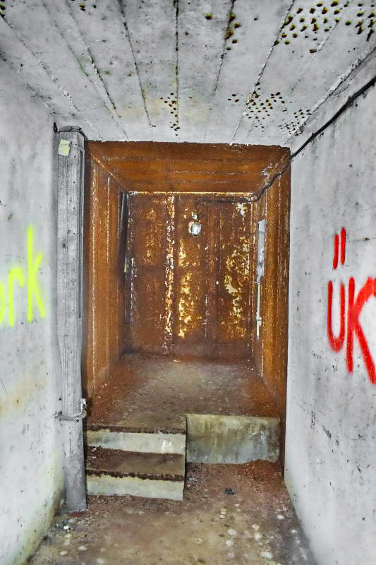 Ligne Maginot - BOIS DE KLANG - X24 (QUARTIER KLANG - III/164° RIF) - (Abri) - Entrée gauche
Chambre de tir de défense du fossé diamant