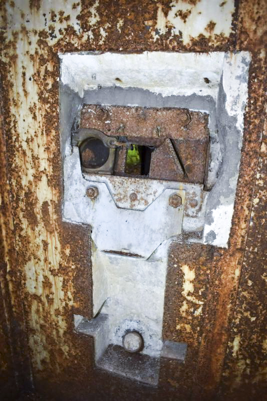 Ligne Maginot - BOIS DE KLANG - X24 (QUARTIER KLANG - III/164° RIF) - (Abri) - Entrée gauche
Créneau de CT de défense du fossé diamant