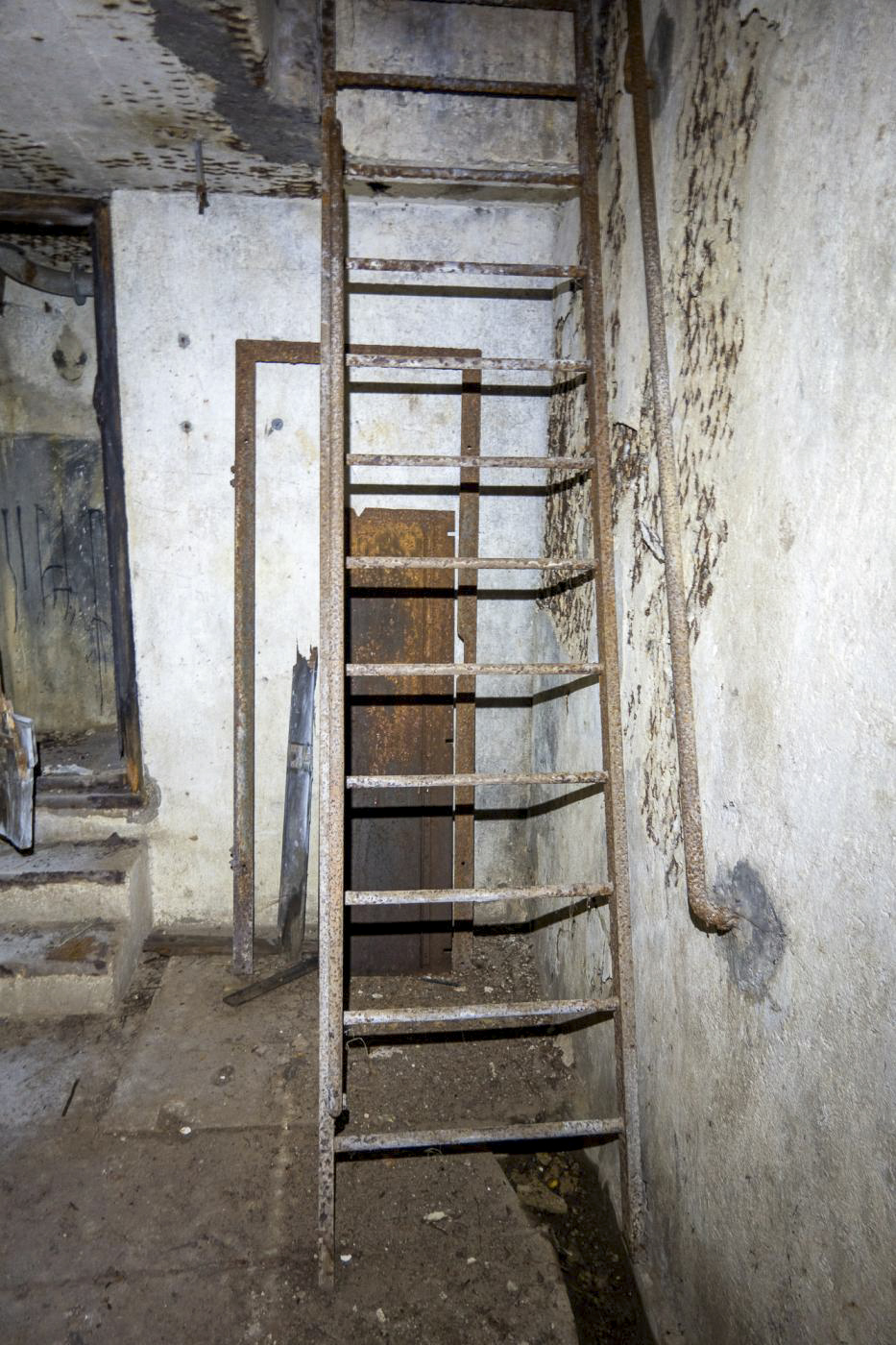 Ligne Maginot - HUBERBUSCH NORD  - C58 - (Casemate d'infanterie - Simple) - Etage inférieur
Echelle de connexion entre les deux étages - Michel Teiten
