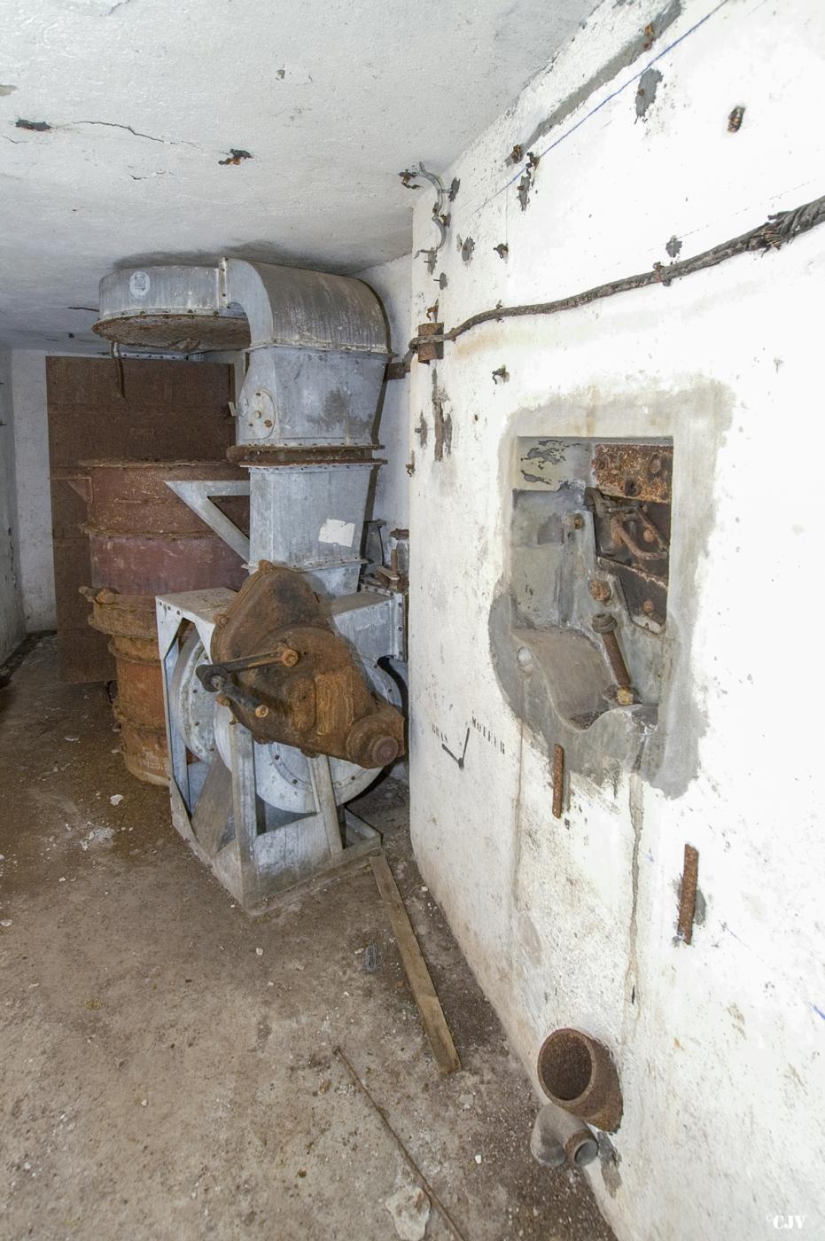 Ligne Maginot - HUBERBUSCH NORD  - C58 - (Casemate d'infanterie) - L'étage supérieur - Lia VERMEULEN