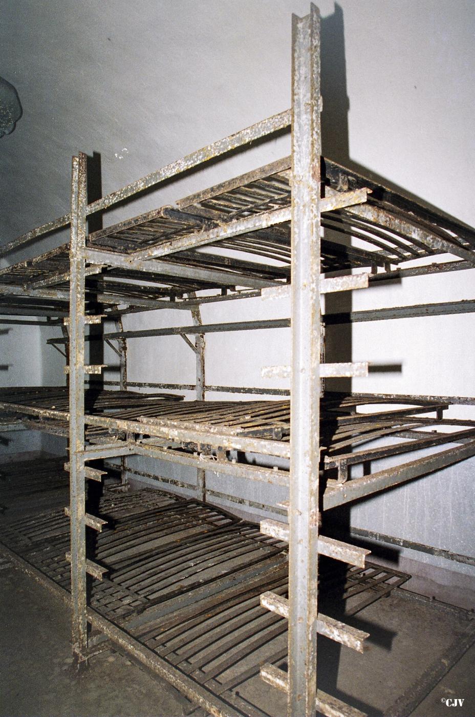 Ligne Maginot - BOIS DE FERANGE - X27 - (Abri) - Chambre
