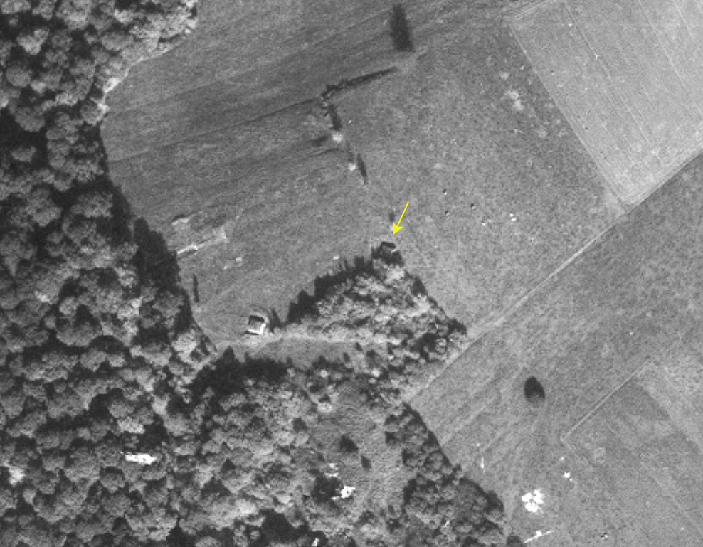 Ligne Maginot - SONNENBERG 02 - (Blockhaus pour arme infanterie) - On peut voir à proximité le PC observatoire, quasiment remblayé de nos jours.