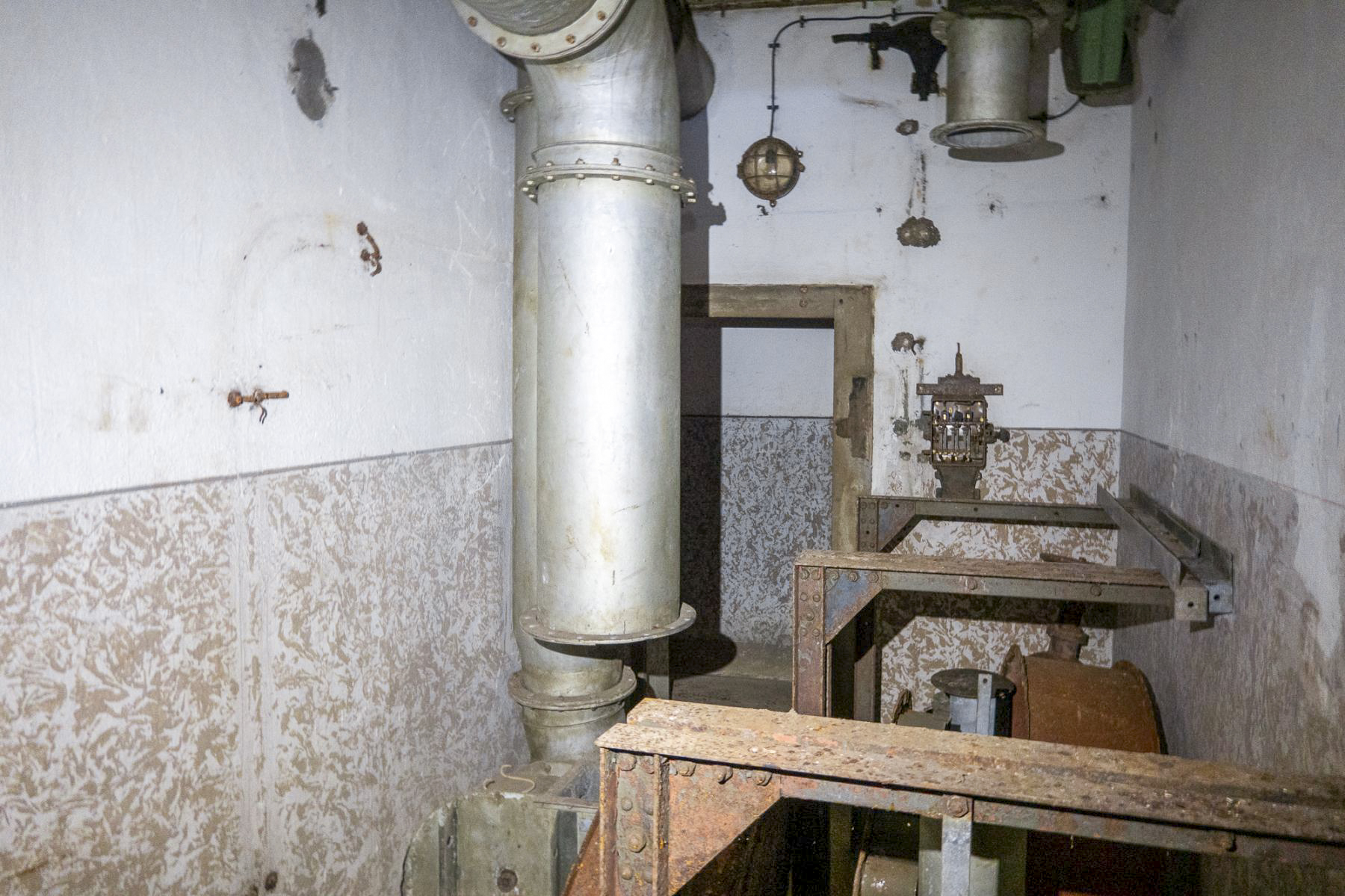 Ligne Maginot - HESTROFF - X29 - (Abri) - Salle des filtres - Michel Teiten