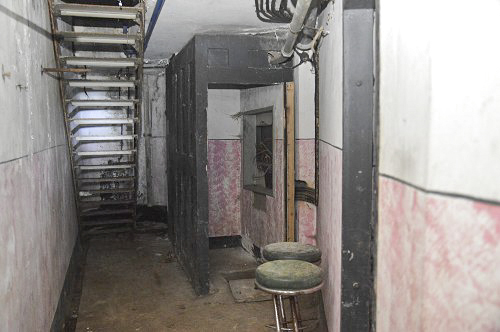 Ligne Maginot - LANGHEP SUD - (Casemate d'infanterie - Simple) - Le central téléphonique, l'entrée de la chambrée