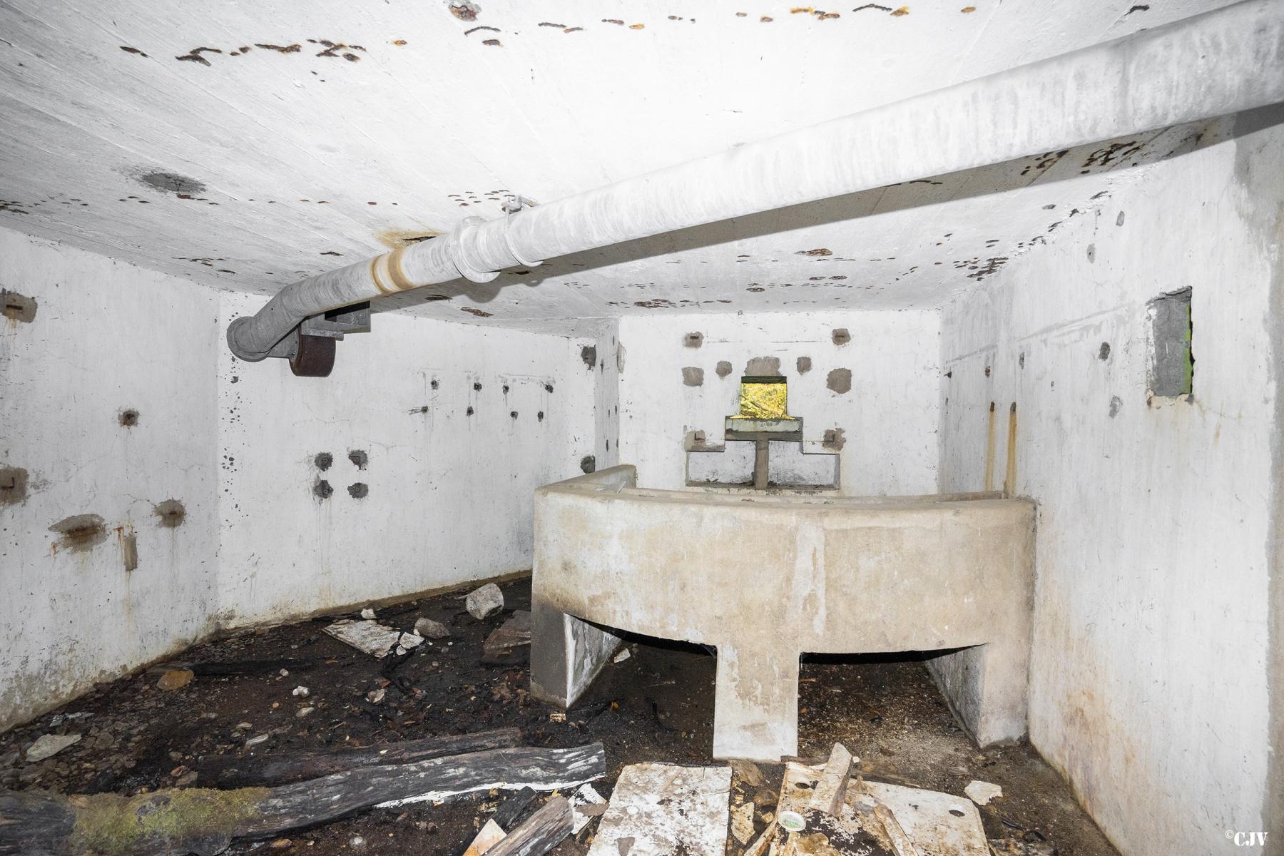 Ligne Maginot - BB9 - (Blockhaus pour arme infanterie) - La chambre de tir - Lia VERMEULEN