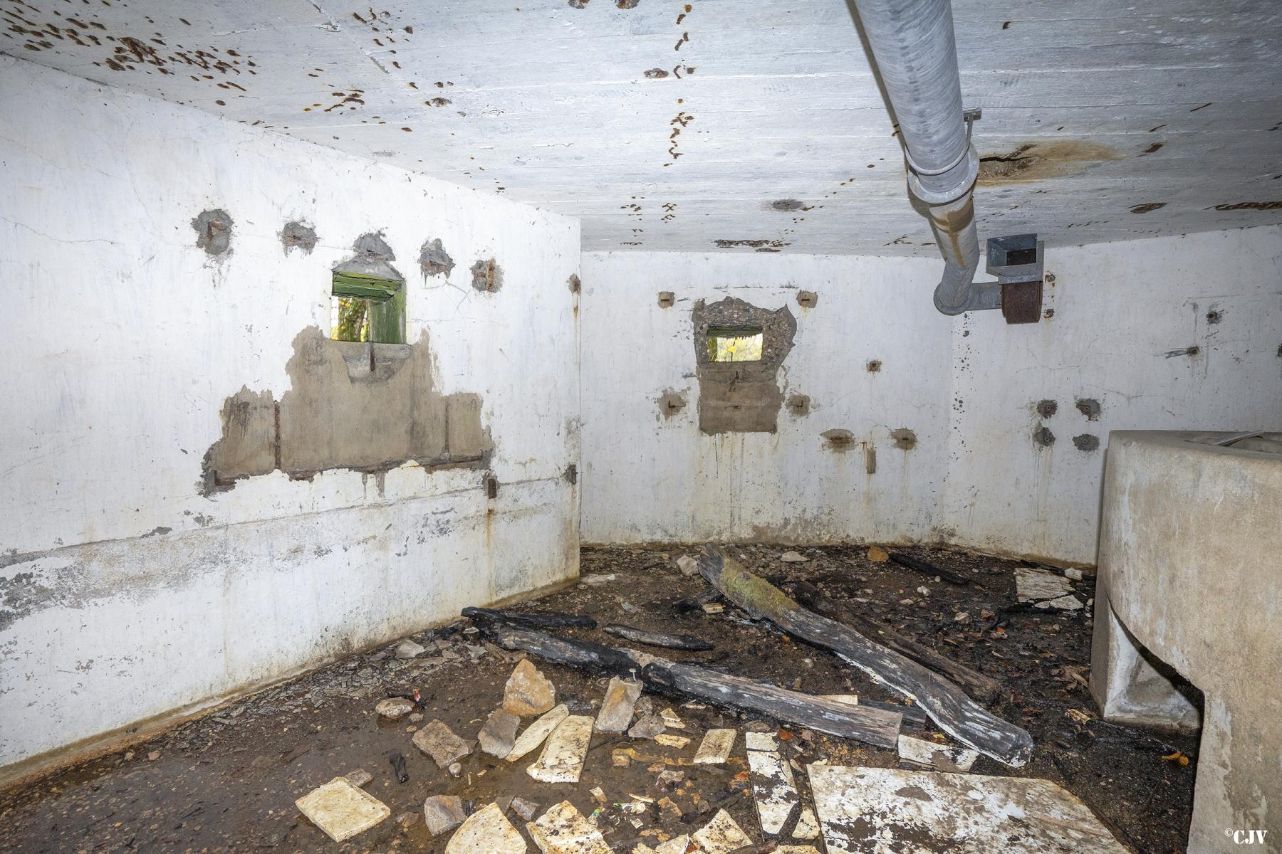 Ligne Maginot - BB9 - (Blockhaus pour arme infanterie) - La chambre de tir - Lia VERMEULEN