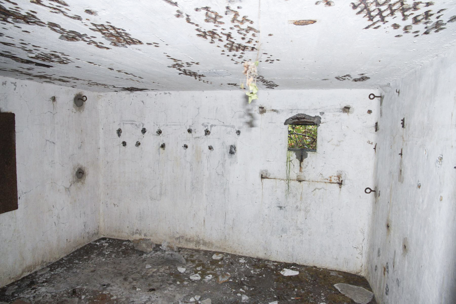 Ligne Maginot - BB9BIS - (Blockhaus pour canon) - Créneau FM droit