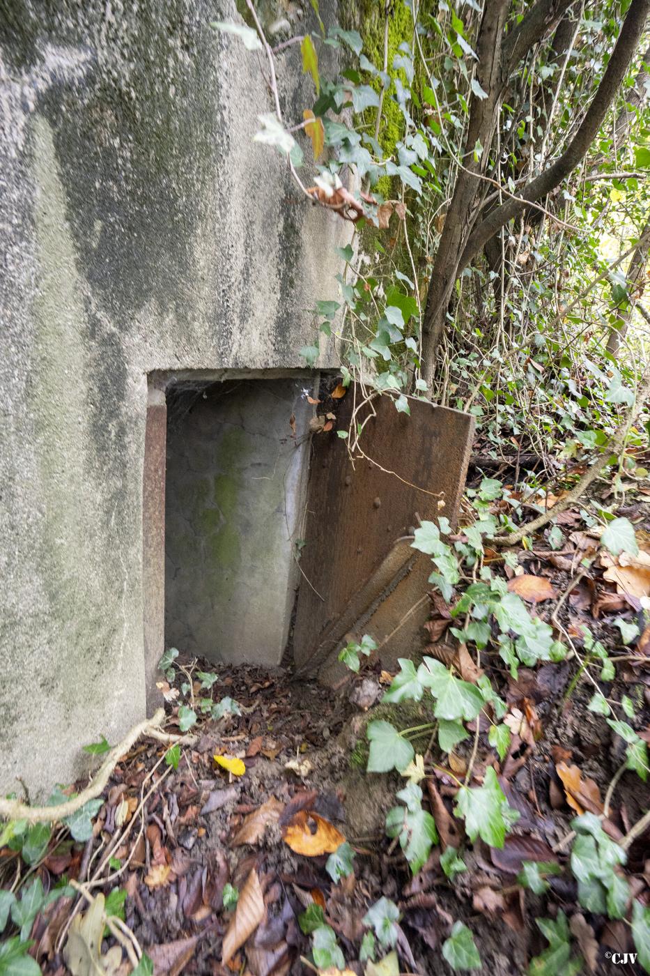 Ligne Maginot - BB311 - (Blockhaus pour arme infanterie) - L'entrée - Lia VERMEULEN