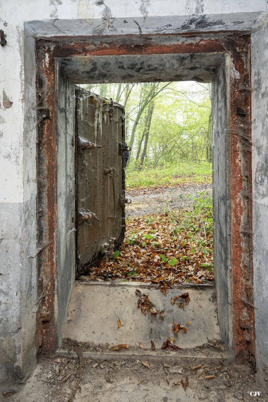 Ligne Maginot - BOIS D'OTTONVILLE - BCA1 - (Casemate d'artillerie) - L'entrée du matériel - Lia VERMEULEN