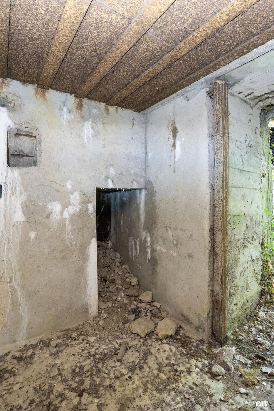 Ligne Maginot - BB144- SCHIDELBERG - (Blockhaus pour canon) - L'entrée du personnel - Lia VERMEULEN